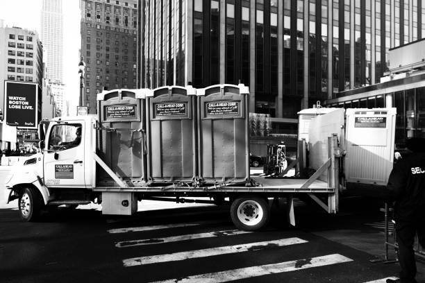 Porta potty delivery and setup in Lafayette, CO